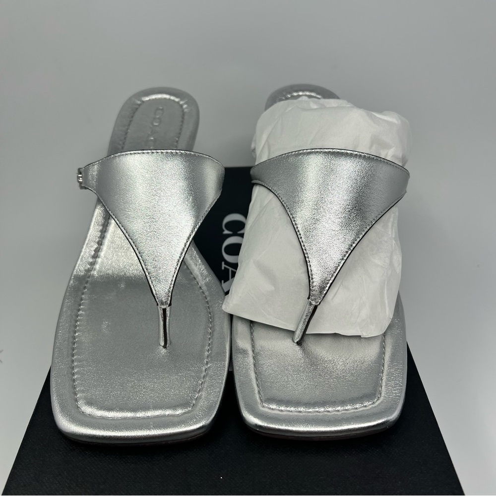 Coach Heritage Kitten Thong Sandals
Size 8.5 - Picture 5 of 10